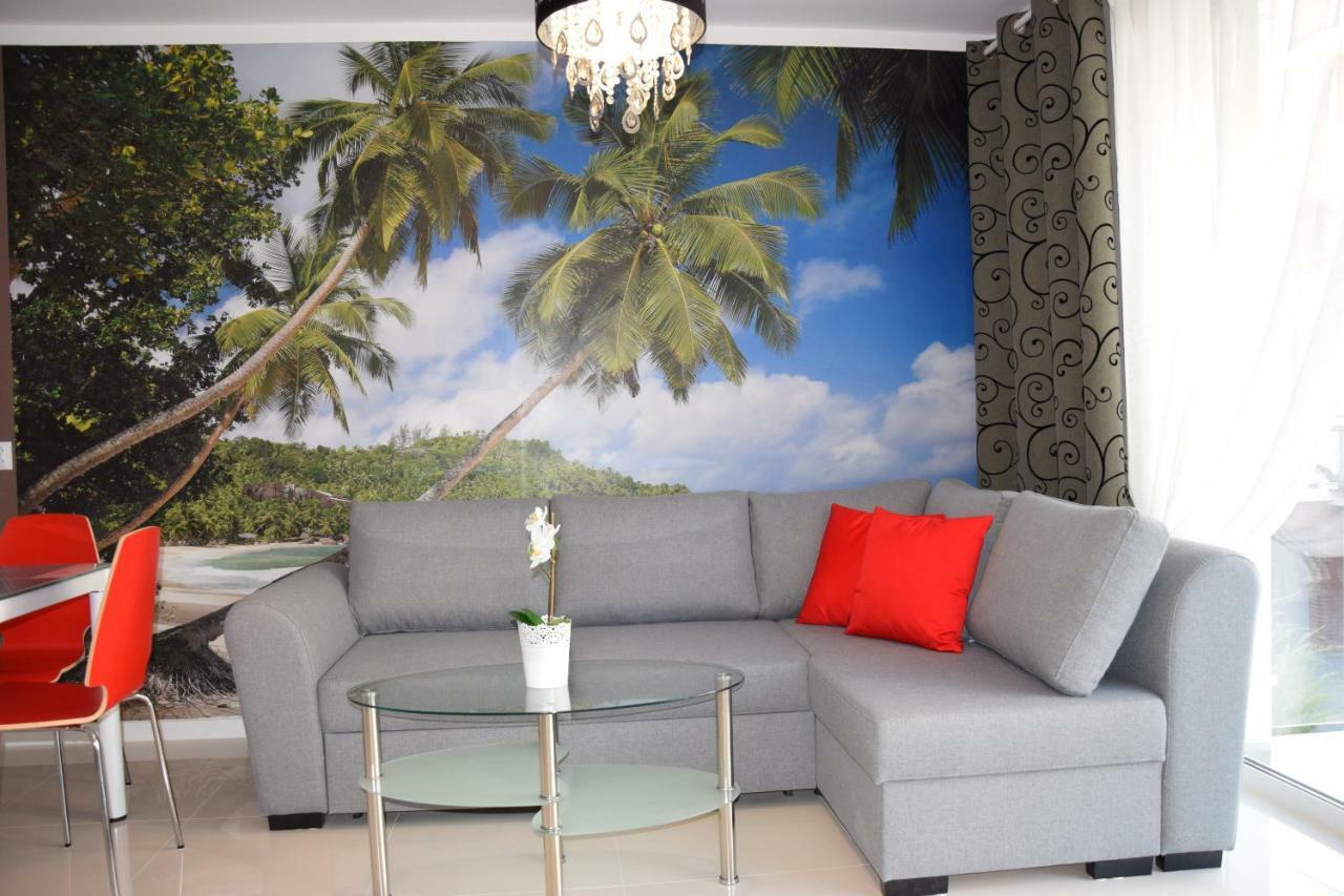 Apartament Ibiza Przy Plazy Rewal Esterno foto