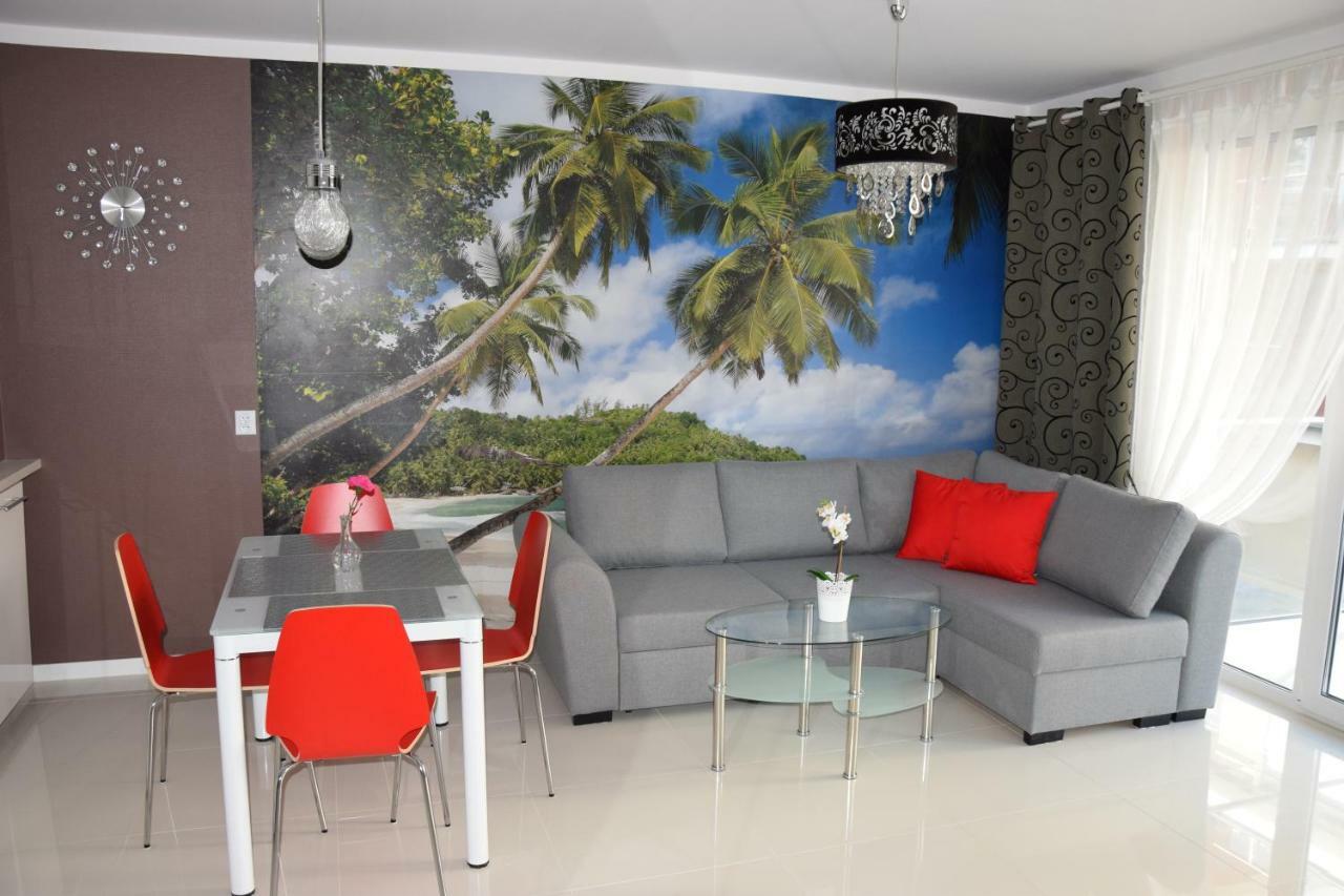 Apartament Ibiza Przy Plazy Rewal Esterno foto